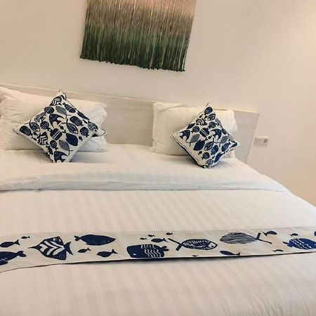 Little Mykonos Hotel Bandung Bagian luar foto