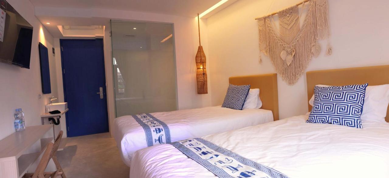 Little Mykonos Hotel Bandung Bagian luar foto