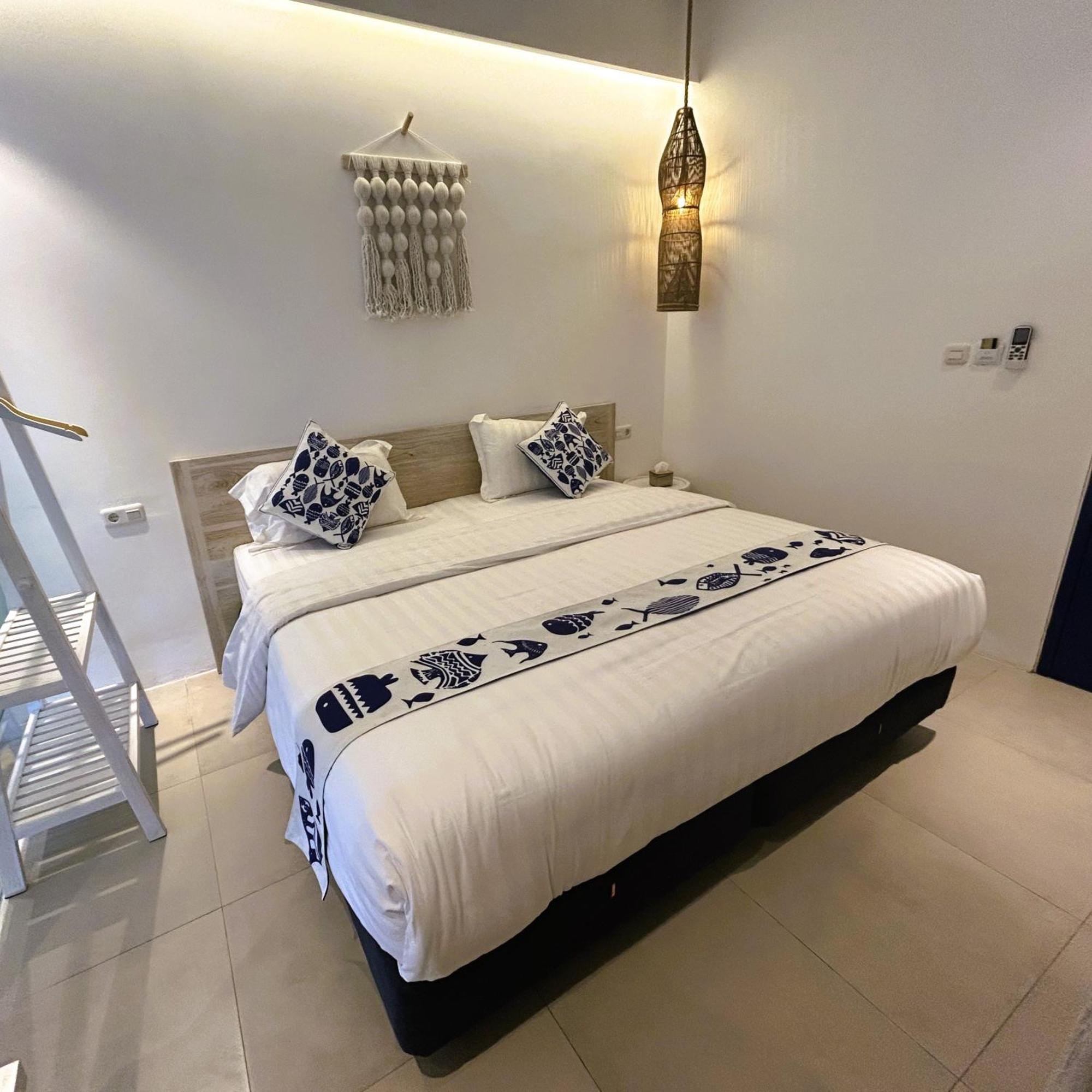 Little Mykonos Hotel Bandung Bagian luar foto